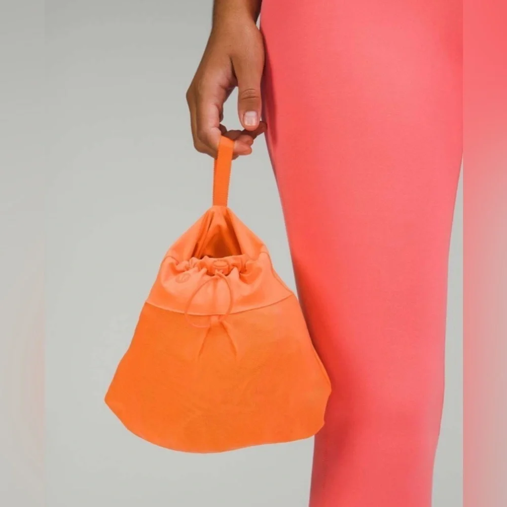 Lululemon Packable Water-Repellent Jacket in Orange Frappe